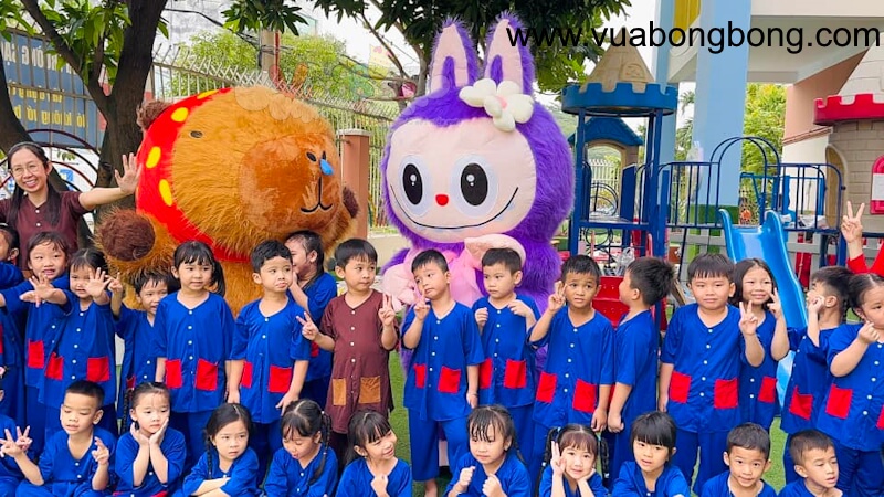 Mascot rối hơi labubu tím và cabybara lông