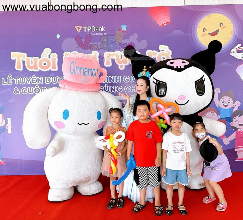 mascot rối hơi cinnamoroll và cinnamoroll